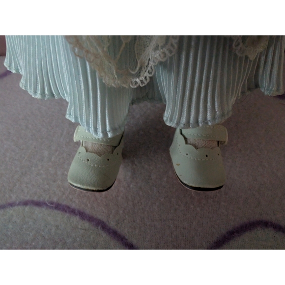 Springtime Porcelain Doll - Picture 6 of 8